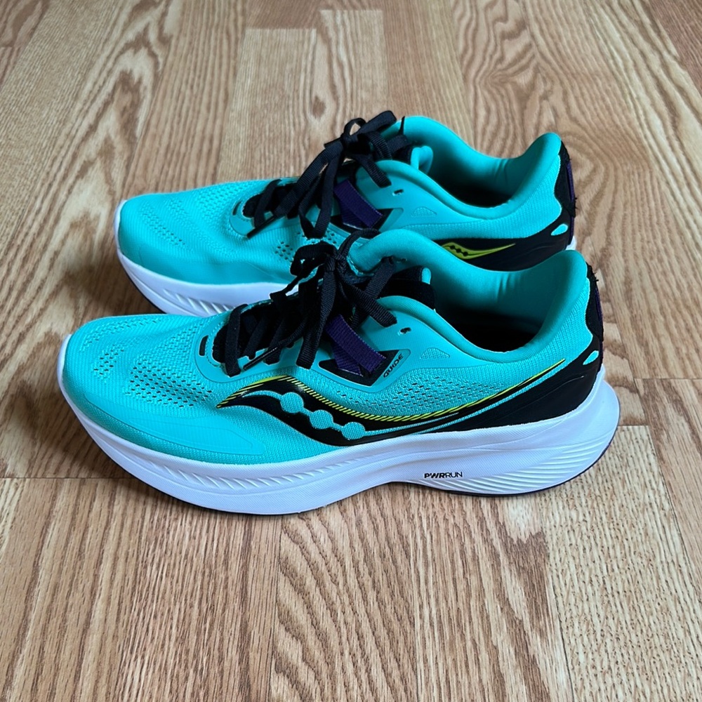 Saucony FormFit 8mm Off Set Running Sneakers